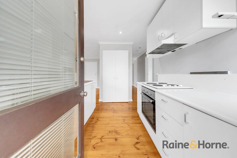 Photo - 5/14 Mccracken Avenue, Pascoe Vale VIC 3044 - Image 5