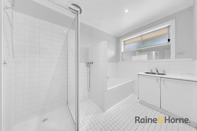 Photo - 5/14 Mccracken Avenue, Pascoe Vale VIC 3044 - Image 11