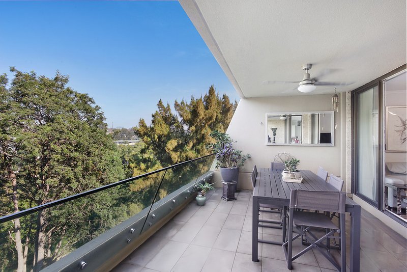 Photo - 51/4 New Mclean Street, Edgecliff NSW 2027 - Image 2