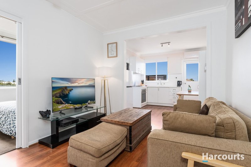 Photo - 5/14 Osborne Avenue, North Geelong VIC 3215 - Image 3