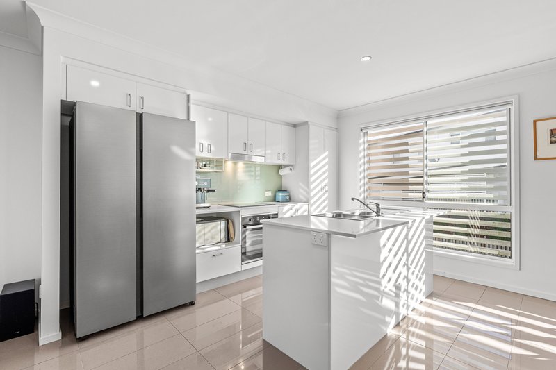 Photo - 51/400 Tingal Road, Wynnum QLD 4178 - Image 2