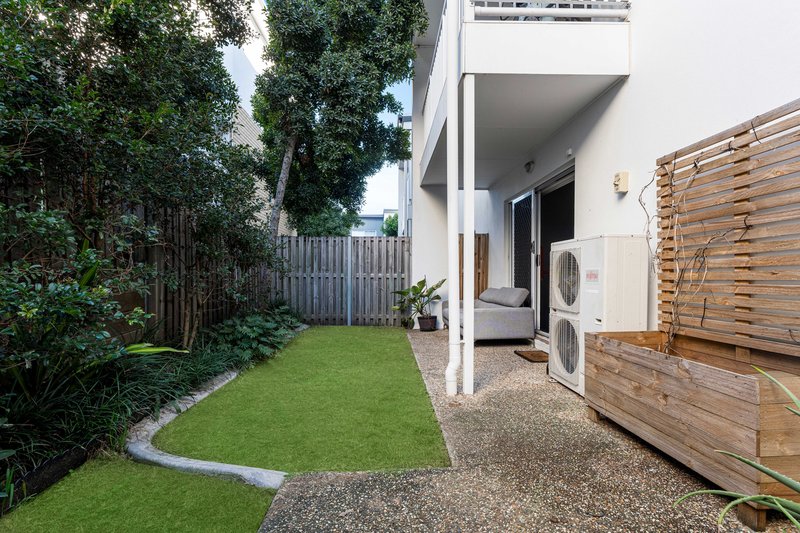 Photo - 51/400 Tingal Road, Wynnum QLD 4178 - Image 6