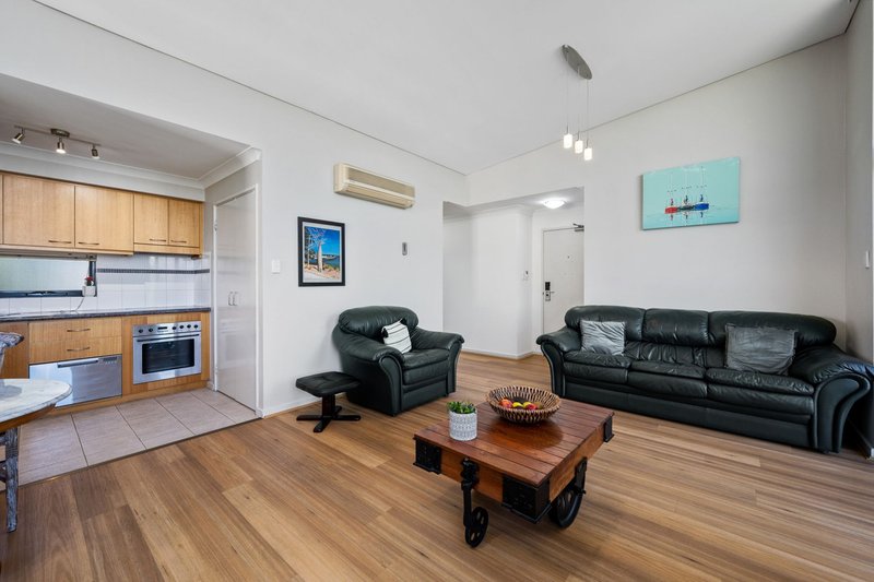 Photo - 514/126 Mounts Bay Road, Perth WA 6000 - Image 5