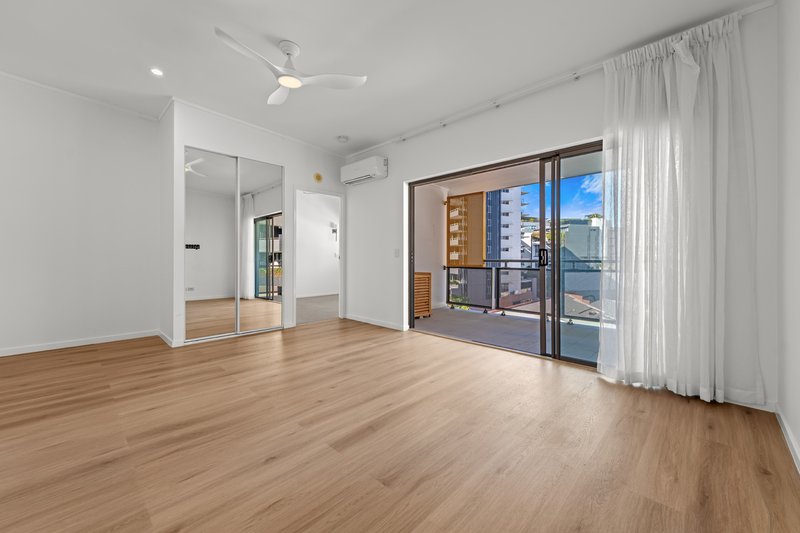 Photo - 514/19 Masters Street, Newstead QLD 4006 - Image 4