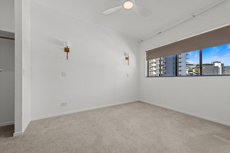 Photo - 514/19 Masters Street, Newstead QLD 4006 - Image 9