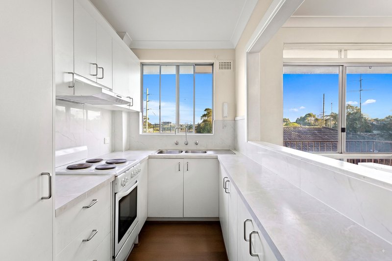 Photo - 5/142 Gladstone Avenue, Coniston NSW 2500 - Image 1