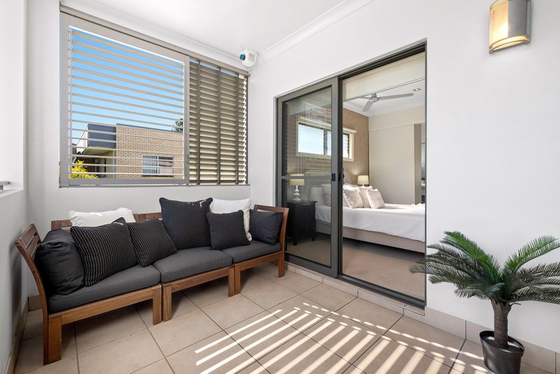 Photo - 5/146 Clarence Road, Indooroopilly QLD 4068 - Image 5