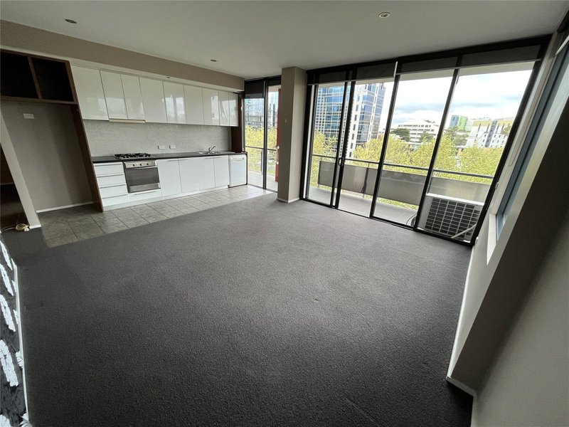 Photo - 514/610 St Kilda Road, Melbourne VIC 3004 - Image 2