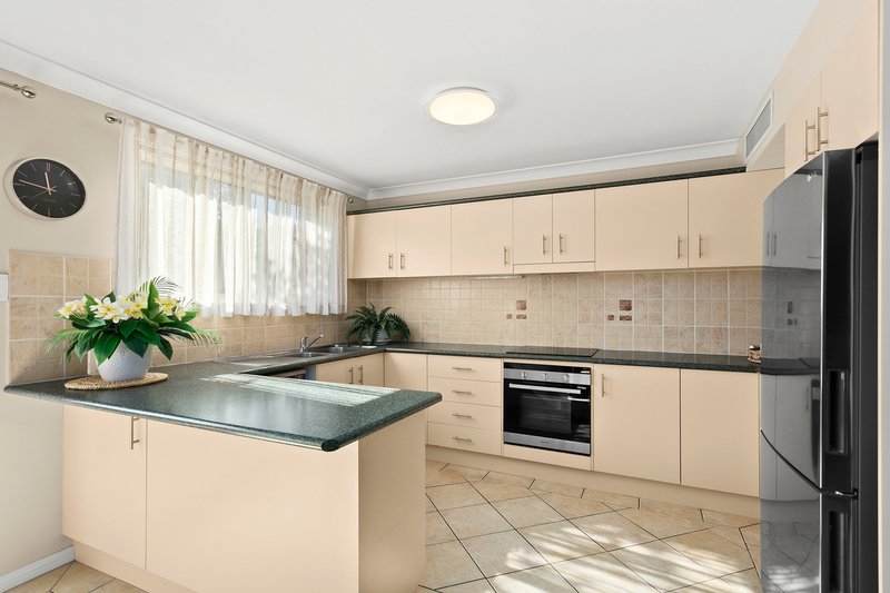 Photo - 5/149-151 Central Avenue, Oak Flats NSW 2529 - Image 3