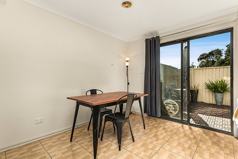 Photo - 5/15 Ararat Avenue, Coburg North VIC 3058 - Image 5