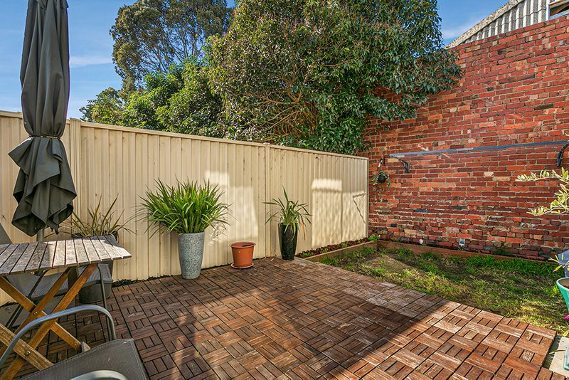 Photo - 5/15 Ararat Avenue, Coburg North VIC 3058 - Image 6