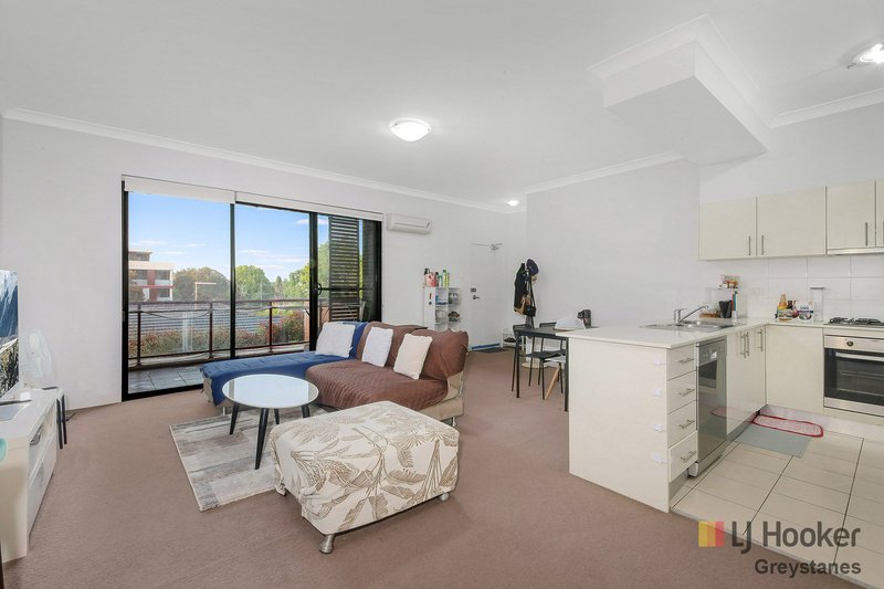 Photo - 5/15 Bransgrove Street, Wentworthville NSW 2145 - Image 4