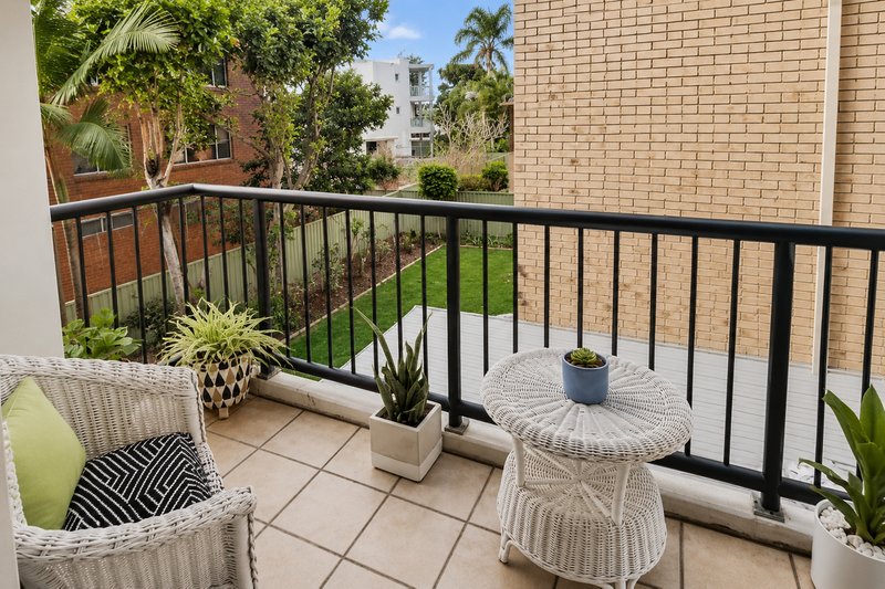 Photo - 5/15 Britannia Avenue, Broadbeach QLD 4218 - Image 5