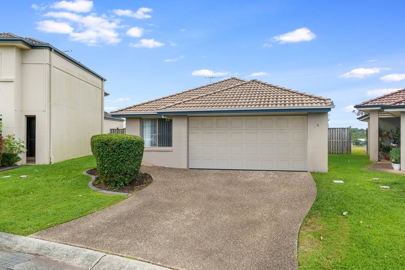 Photo - 5/15 College Street, North Lakes QLD 4509 - Image 2