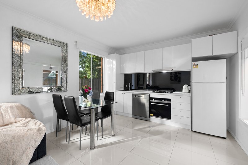 Photo - 5/15 Sunray Avenue, Cheltenham VIC 3192 - Image 2