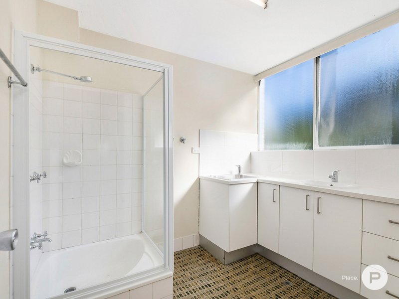 Photo - 5/15 Wambool Street, Bulimba QLD 4171 - Image 5