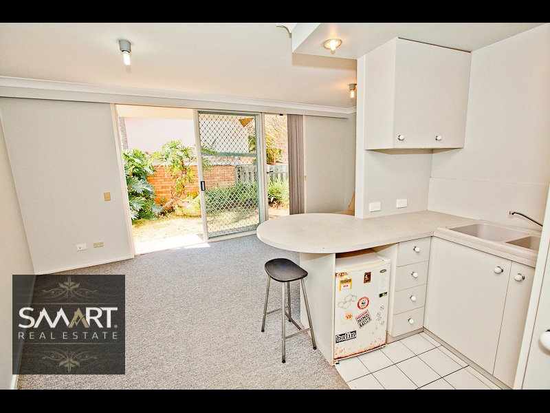 Photo - 5/15 Weemala Street, Chevron Island QLD 4217 - Image 2