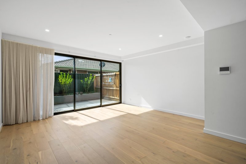 Photo - 5/153 Cooper Street, Essendon VIC 3040 - Image 5