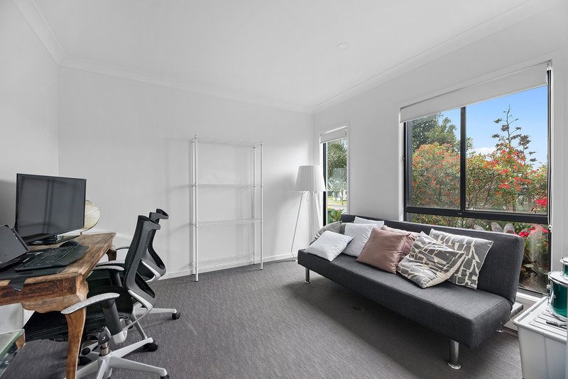 Photo - 516 Gainsborough Drive, Pimpama QLD 4209 - Image 8