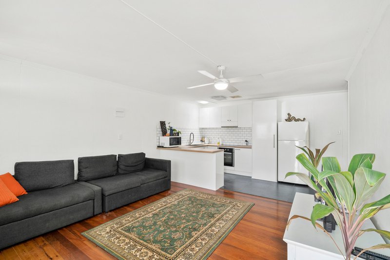 Photo - 5/16 Lanham Street, Coolangatta QLD 4225 - Image 3