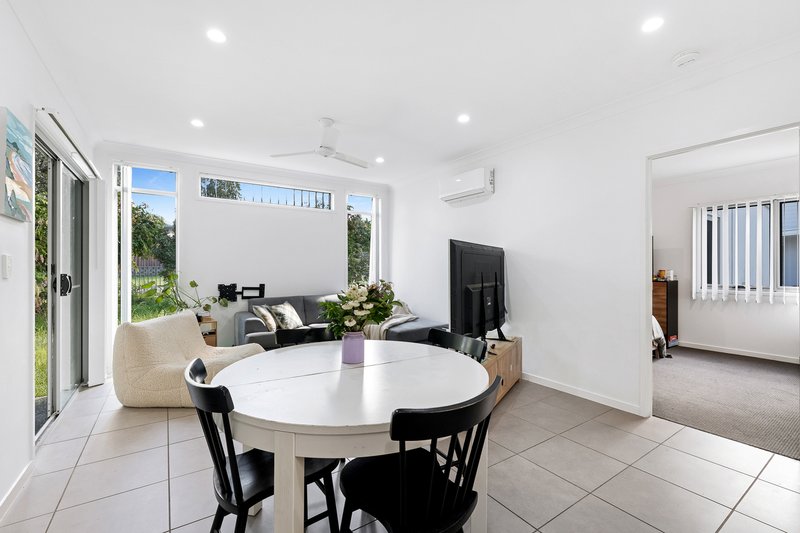 Photo - 5/16 Sapphire Place, Elanora QLD 4221 - Image 6