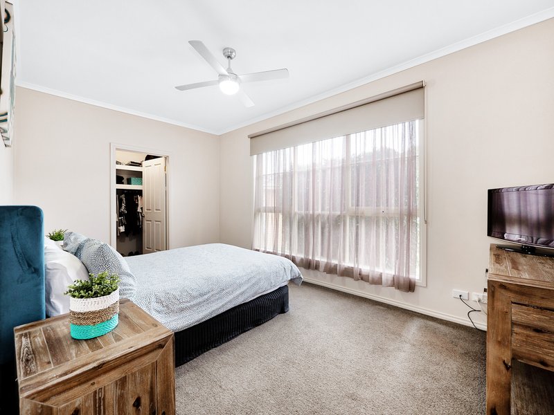 Photo - 5/16 Sarno Court, Cranbourne VIC 3977 - Image 9