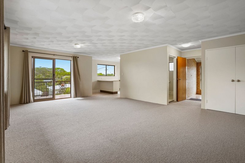 Photo - 5/16 Shields Street, Redcliffe QLD 4020 - Image 2