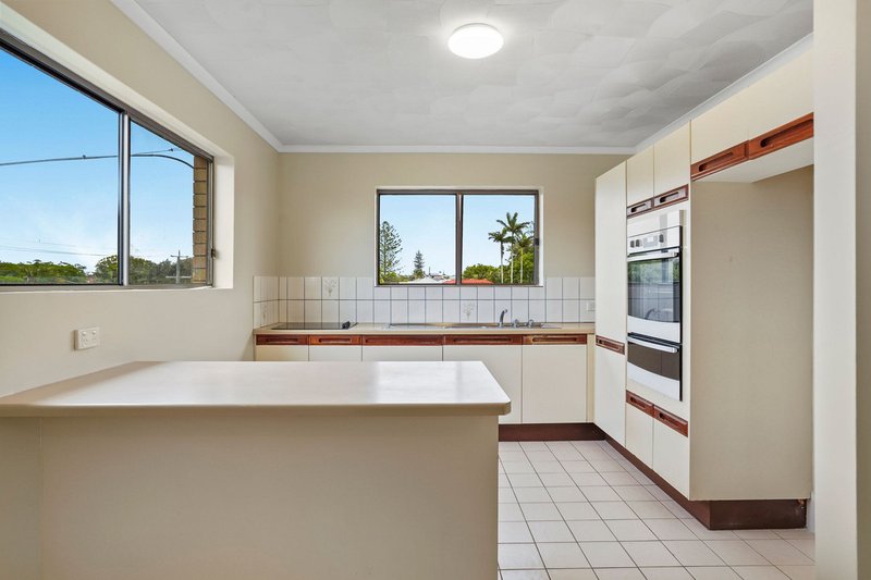 Photo - 5/16 Shields Street, Redcliffe QLD 4020 - Image 4