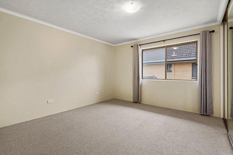 Photo - 5/16 Shields Street, Redcliffe QLD 4020 - Image 5