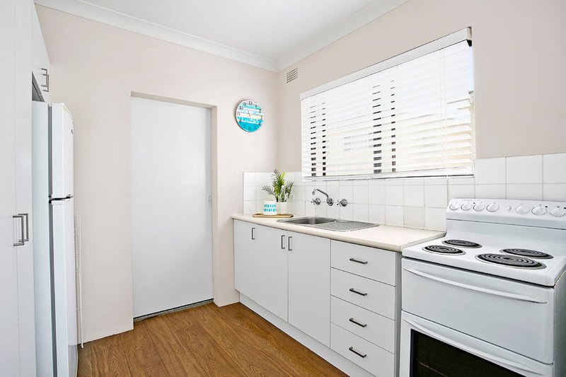 Photo - 5/16 Wetherill Street, Narrabeen NSW 2101 - Image 3