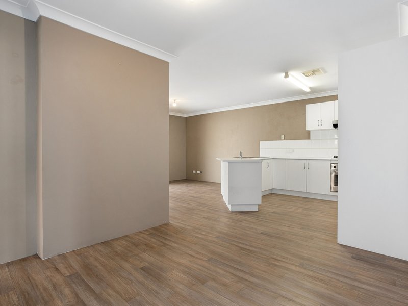 Photo - 5/163 Hamilton Street, Queens Park WA 6107 - Image 7