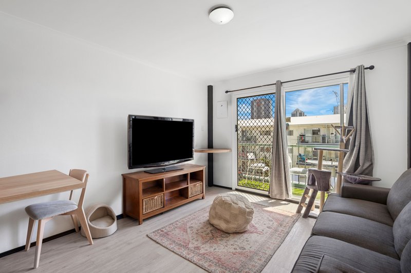 Photo - 51/69-73 Ferny Avenue, Surfers Paradise QLD 4217 - Image 3