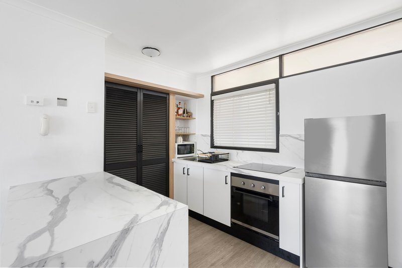 Photo - 51/69-73 Ferny Avenue, Surfers Paradise QLD 4217 - Image 5