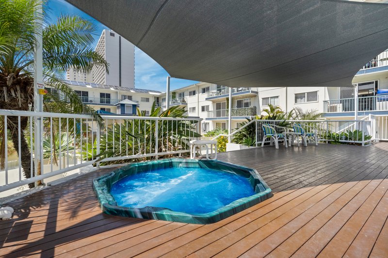 Photo - 51/69-73 Ferny Avenue, Surfers Paradise QLD 4217 - Image 15