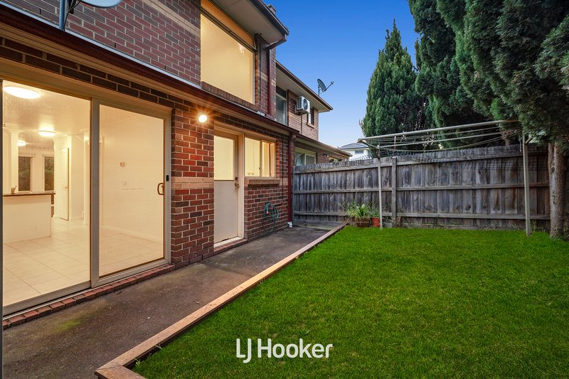 Photo - 5/17-19 Edith Street, Dandenong VIC 3175 - Image 8