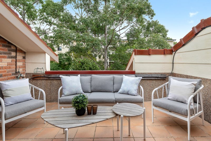 Photo - 5/17-19 Neringah Avenue North, Wahroonga NSW 2076 - Image 2