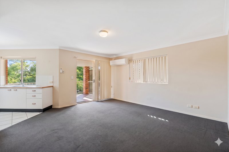 Photo - 5/17 Christensen Street, Yeronga QLD 4104 - Image 2