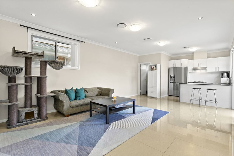 Photo - 5/17 Fox Hills Crescent, Prospect NSW 2148 - Image 2