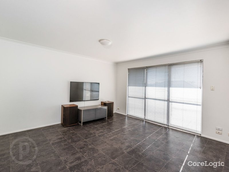 Photo - 5/17 Hanworth Street, East Brisbane QLD 4169 - Image 5