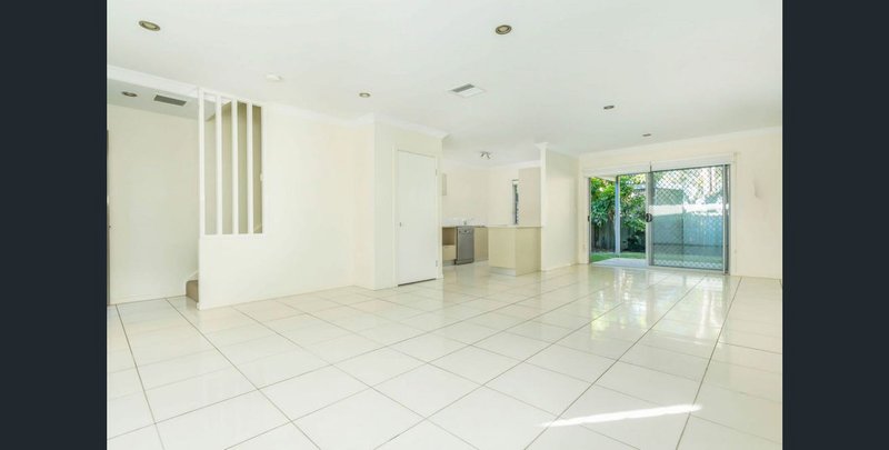 Photo - 5/17 Hilltop Crescent, Carina QLD 4152 - Image 2