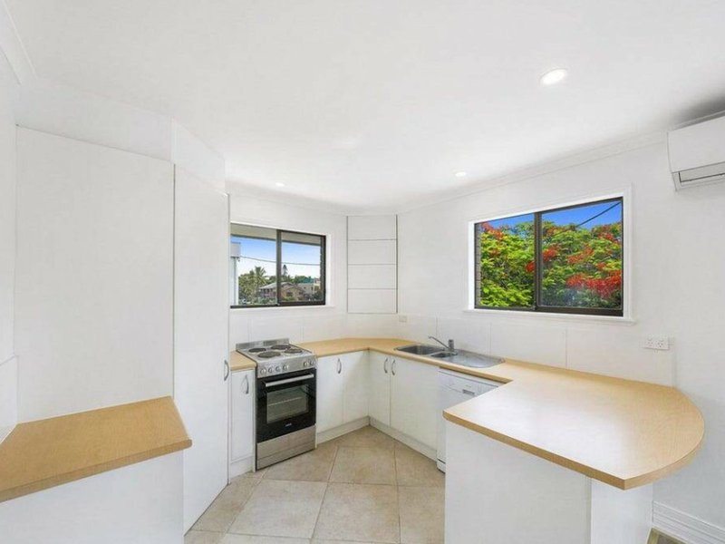 Photo - 5/17 Huth Street, Labrador QLD 4215 - Image 4