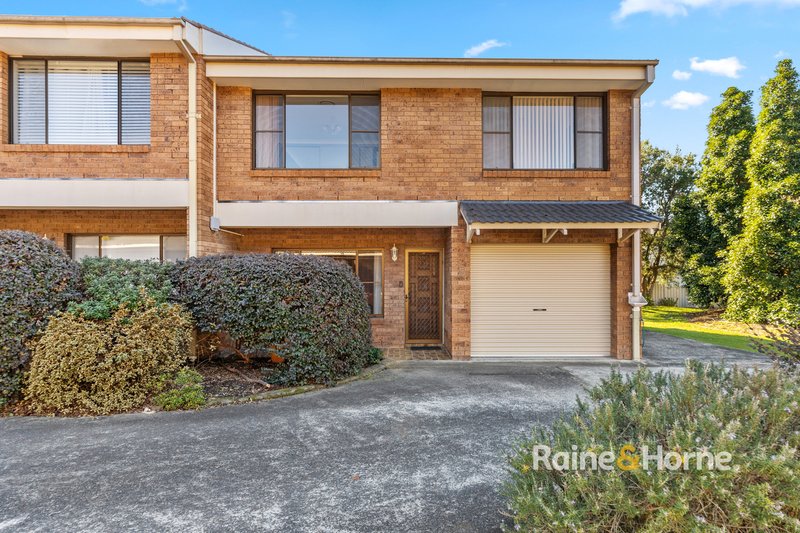 Photo - 5/17 Kurrawa Avenue, Point Clare NSW 2250 - Image 2