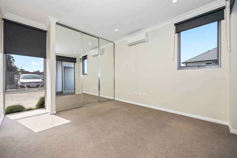 Photo - 5/17 Royal James Court, Quinns Rocks WA 6030 - Image 11