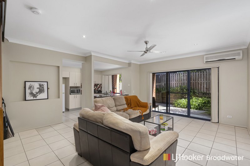 Photo - 5/170 Whiting Street, Labrador QLD 4215 - Image 4