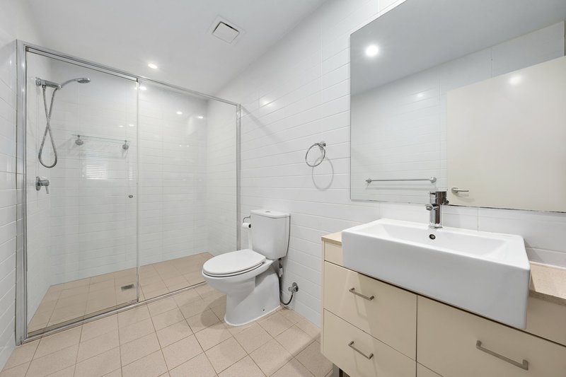 Photo - 517/37 Amalfi Drive, Wentworth Point NSW 2127 - Image 7