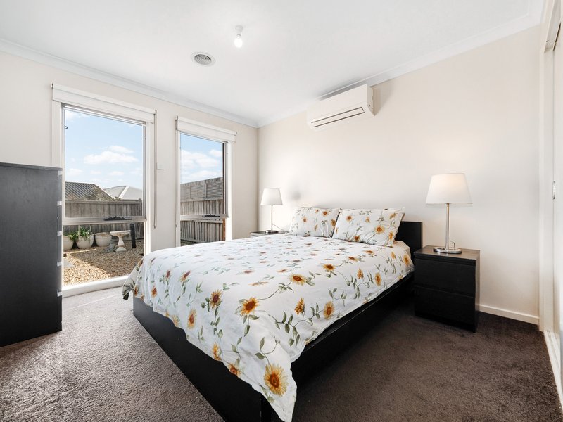Photo - 5/175 Rosebank Drive, Cranbourne North VIC 3977 - Image 2