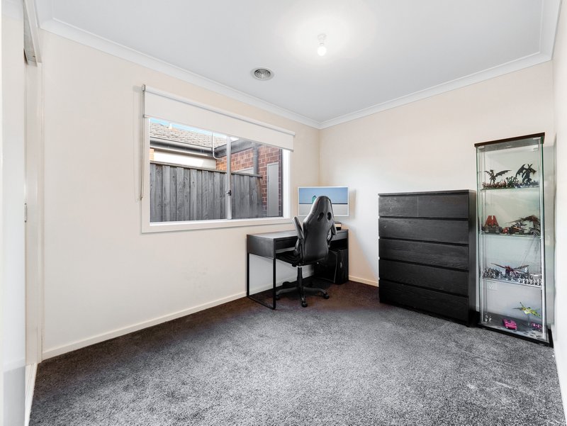Photo - 5/175 Rosebank Drive, Cranbourne North VIC 3977 - Image 12