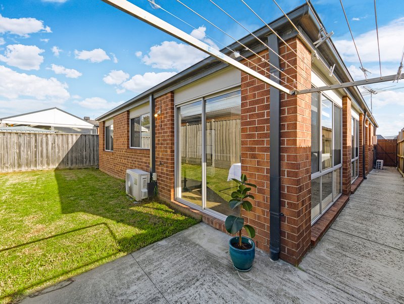 Photo - 5/175 Rosebank Drive, Cranbourne North VIC 3977 - Image 13