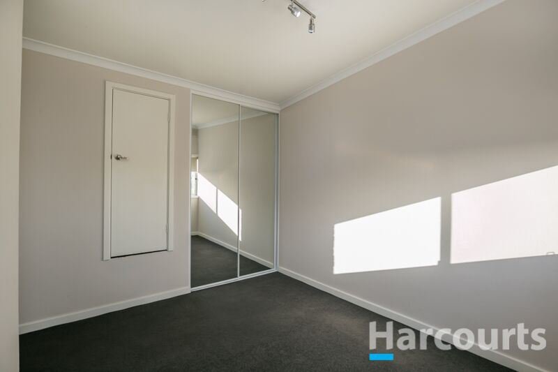 Photo - 5/18 Greville Way, Girrawheen WA 6064 - Image 8