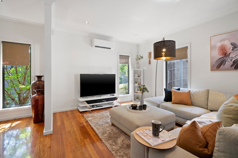 Photo - 5/18 Ross Road, Croydon VIC 3136 - Image 4